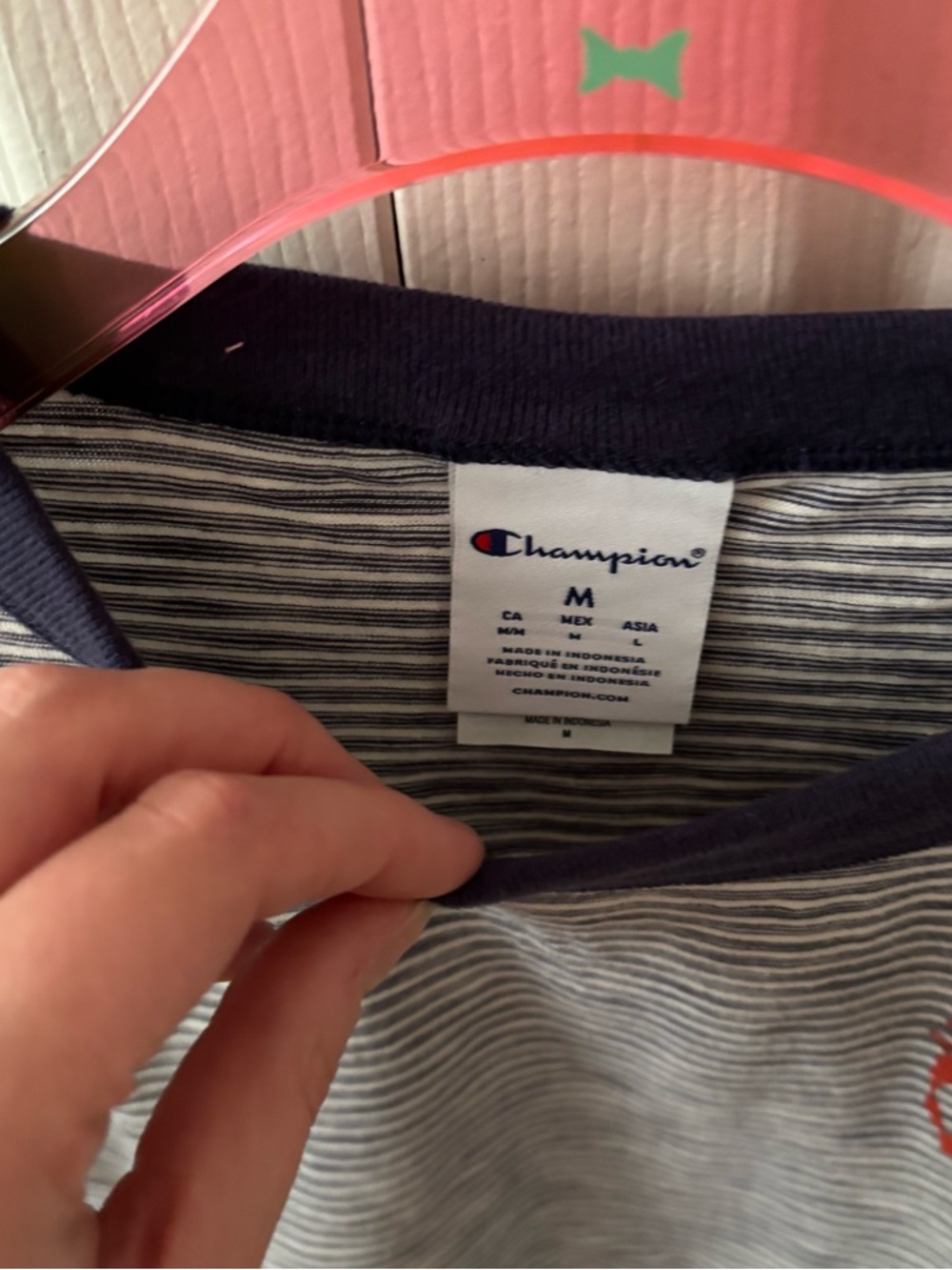 GUIZIO x Champion Tee - Picture 3 of 4